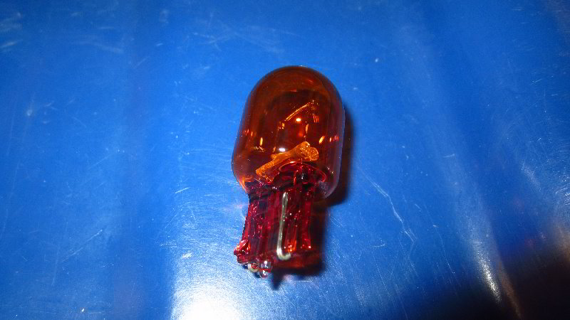 2019-2023-Toyota-RAV4-Rear-Turn-Signal-Light-Bulbs-Replacement-Guide-016