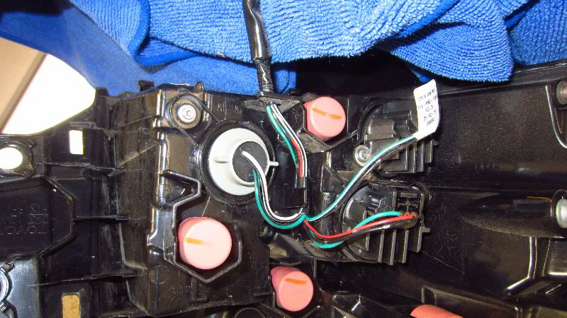 2019-2023-Toyota-RAV4-Rear-Turn-Signal-Light-Bulbs-Replacement-Guide-019