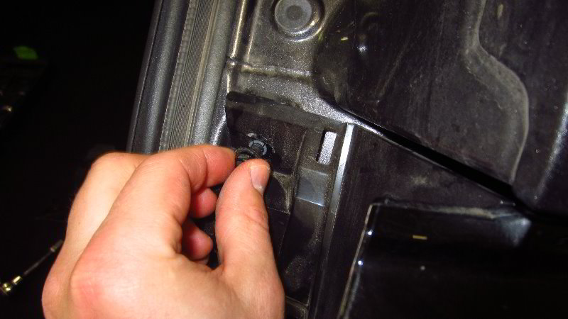 2019-2023-Toyota-RAV4-Rear-Turn-Signal-Light-Bulbs-Replacement-Guide-022