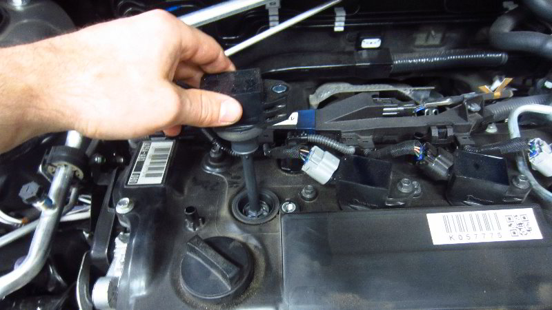 2019-2023-Toyota-RAV4-Spark-Plugs-Replacement-Guide-010