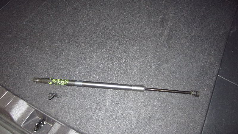 2019-2023-Toyota-RAV4-Tailgate-Support-Struts-Replacement-Guide-009
