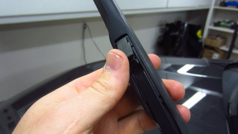 2019-2023-Toyota-RAV4-Windshield-Wiper-Blades-Replacement-Guide-013