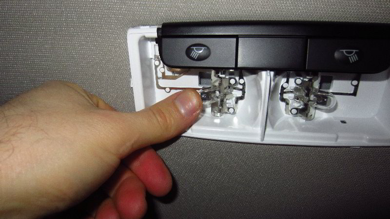 2019-2024-Nissan-Altima-Dome-Light-Bulbs-Replacement-Guide-009