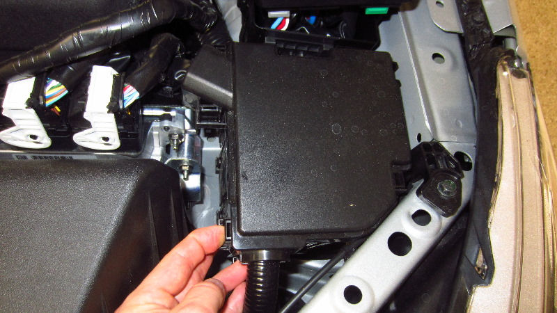 2019-2024-Nissan-Altima-Electrical-Fuse-Replacement-Guide-005