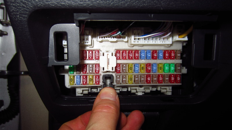 2019-2024-Nissan-Altima-Electrical-Fuse-Replacement-Guide-024