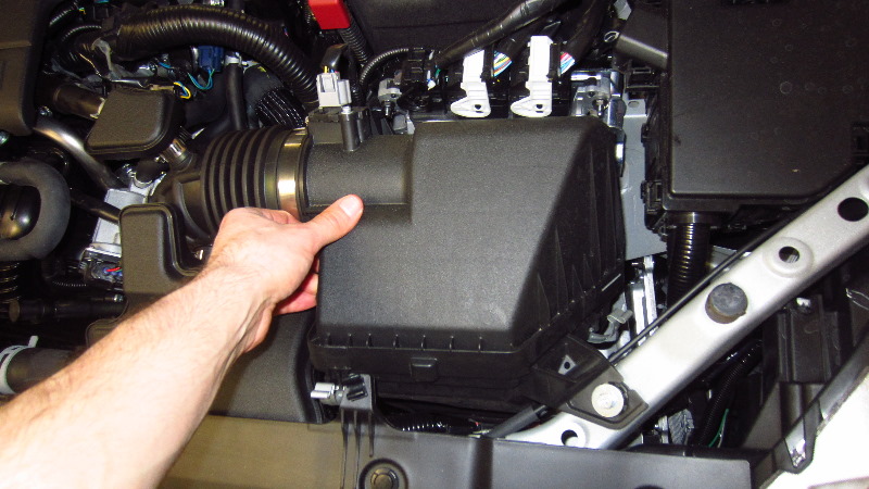 2019-2024-Nissan-Altima-Engine-Air-Filter-Replacement-Guide-006