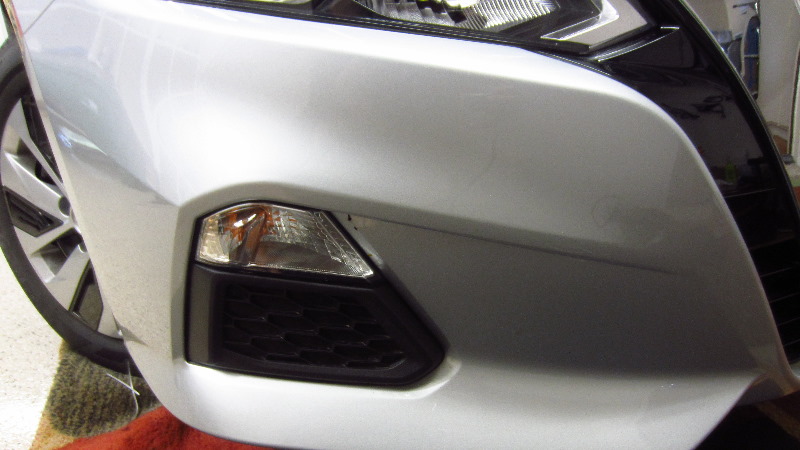 2019-2024-Nissan-Altima-Front-Turn-Signal-Light-Bulbs-Replacement-Guide-001