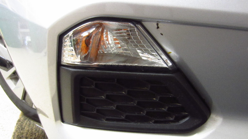 2019-2024-Nissan-Altima-Front-Turn-Signal-Light-Bulbs-Replacement-Guide-002