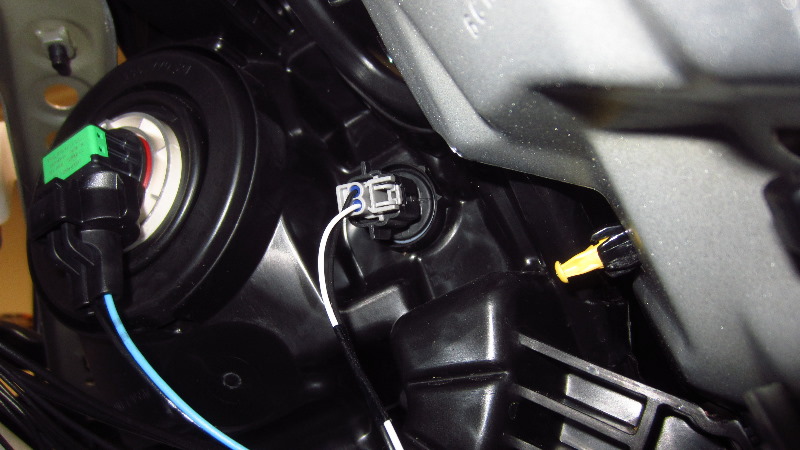 2019-2024-Nissan-Altima-Headlight-Bulbs-Replacement-Guide-018
