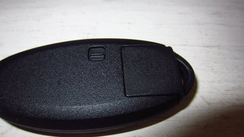 2019-2024-Nissan-Altima-Key-Fob-Battery-Replacement-Guide-002