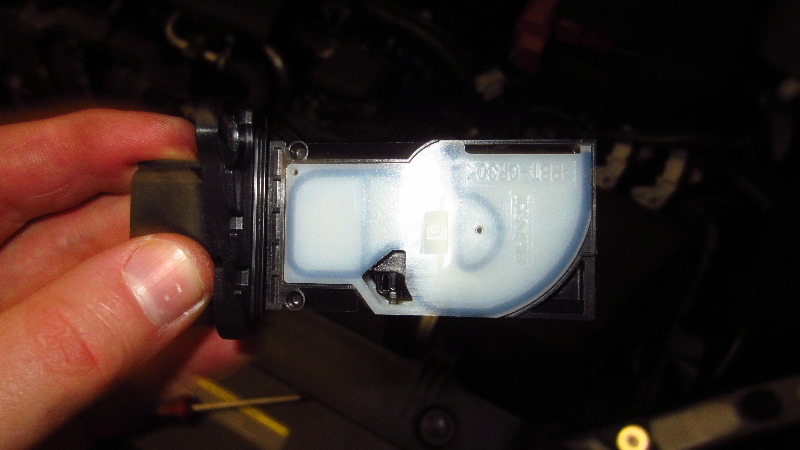 2019-2024-Nissan-Altima-MAF-Sensor-Replacement-Guide-014