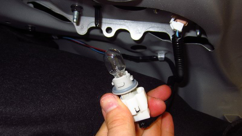 2019-2024-Nissan-Altima-Reverse-Parking-Light-Bulbs-Replacement-Guide-014