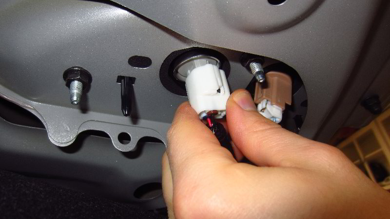 2019-2024-Nissan-Altima-Reverse-Parking-Light-Bulbs-Replacement-Guide-018