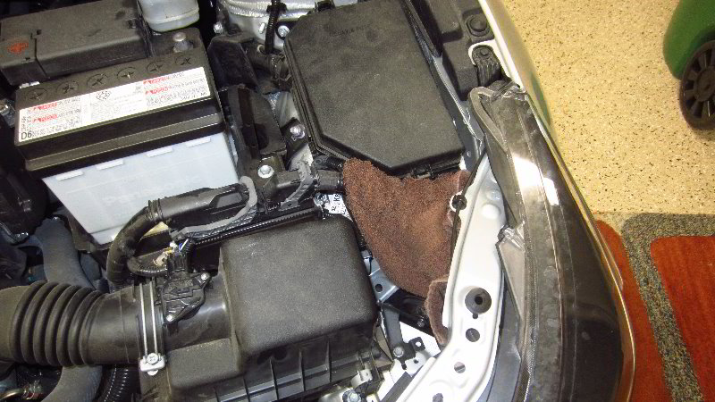 2020-Toyota-Corolla-12V-Automotive-Battery-Replacement-Guide-006