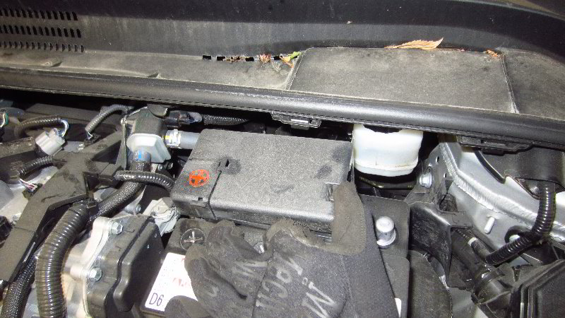 2020-Toyota-Corolla-12V-Automotive-Battery-Replacement-Guide-007