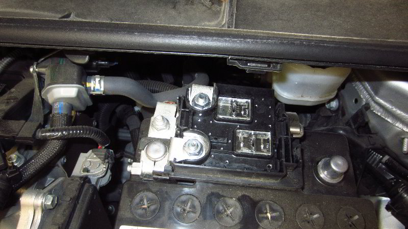 2020-Toyota-Corolla-12V-Automotive-Battery-Replacement-Guide-009