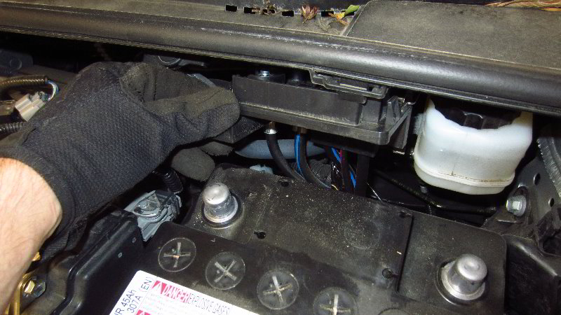 2020-Toyota-Corolla-12V-Automotive-Battery-Replacement-Guide-014