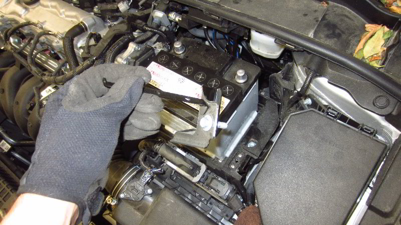 2020-Toyota-Corolla-12V-Automotive-Battery-Replacement-Guide-025
