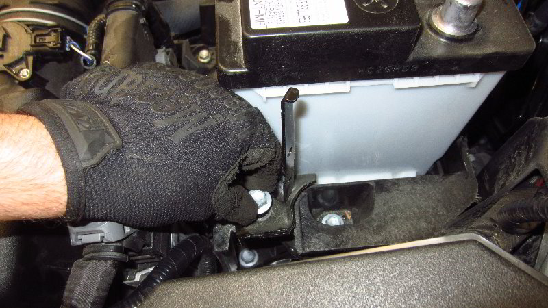 2020-Toyota-Corolla-12V-Automotive-Battery-Replacement-Guide-026
