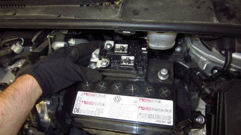 2020-Toyota-Corolla-12V-Automotive-Battery-Replacement-Guide-028