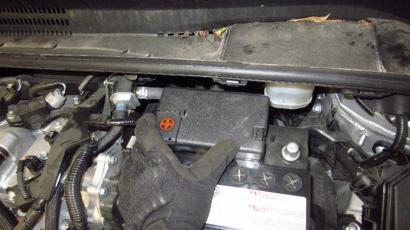 2020-Toyota-Corolla-12V-Automotive-Battery-Replacement-Guide-032