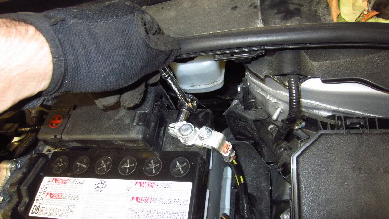 2020-Toyota-Corolla-12V-Automotive-Battery-Replacement-Guide-034