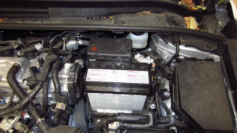 2020-Toyota-Corolla-12V-Automotive-Battery-Replacement-Guide-035