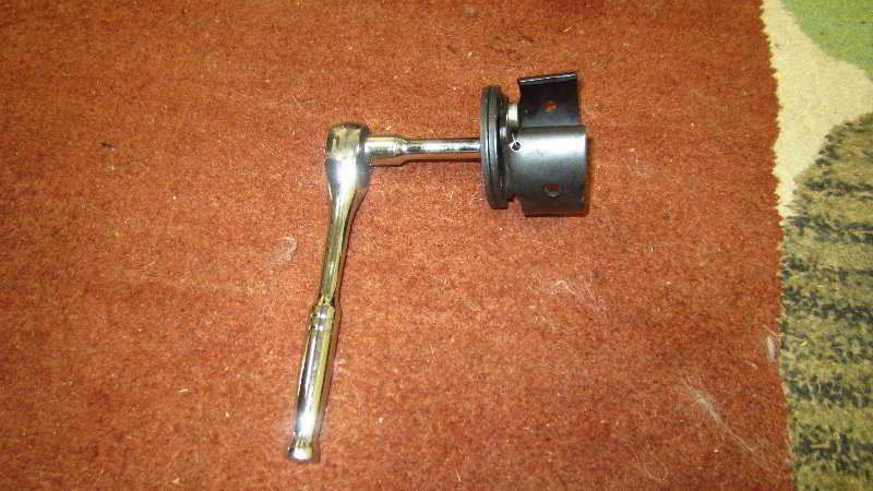 2020-Toyota-Corolla-Engine-Oil-Change-Guide-022