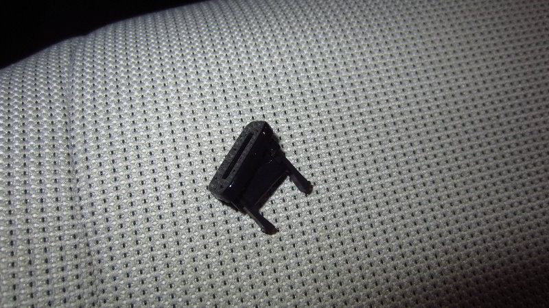 2020-Toyota-Corolla-Automatic-Transmission-Shift-Lock-Release-Guide-005