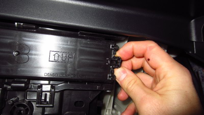 2020-Toyota-Corolla-Cabin-Air-Filter-Replacement-Guide-011