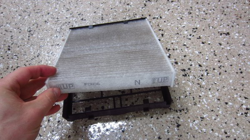 2020-Toyota-Corolla-Cabin-Air-Filter-Replacement-Guide-018