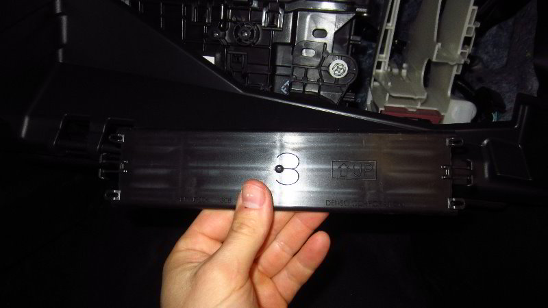 2020-Toyota-Corolla-Cabin-Air-Filter-Replacement-Guide-028