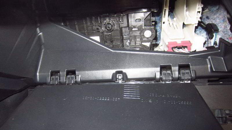 2020-Toyota-Corolla-Cabin-Air-Filter-Replacement-Guide-033