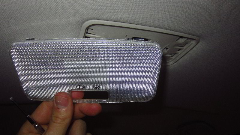 2020-Toyota-Corolla-Dome-Light-Bulb-Replacement-Guide-006