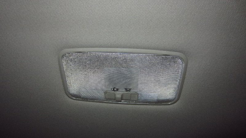 2020-Toyota-Corolla-Dome-Light-Bulb-Replacement-Guide-017
