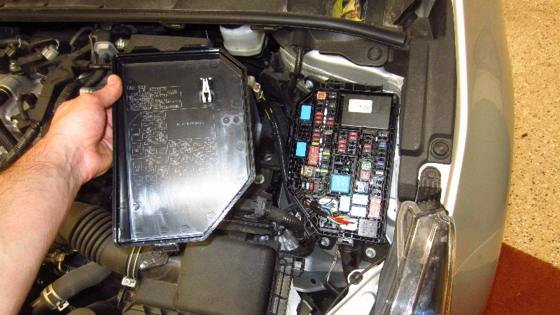 2020-Toyota-Corolla-Electrical-Fuse-Replacement-Guide-006