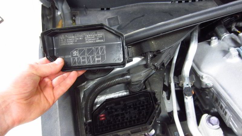 2020-Toyota-Corolla-Electrical-Fuse-Replacement-Guide-012