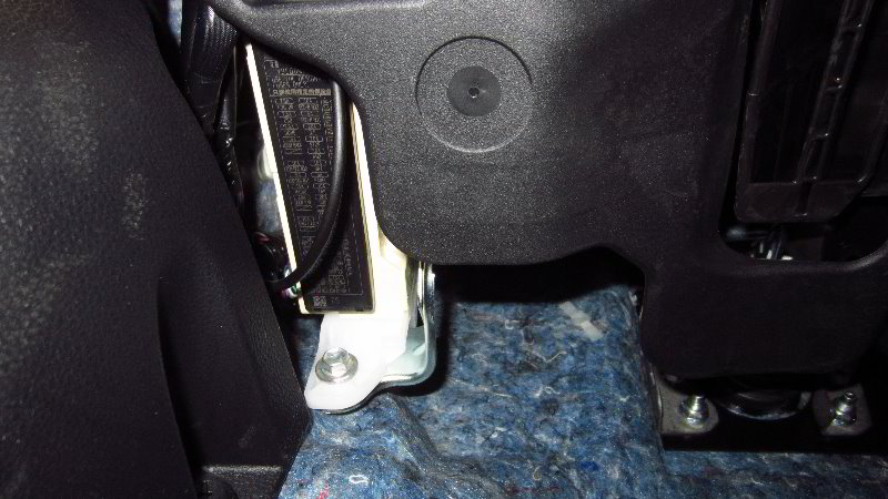 2020-Toyota-Corolla-Electrical-Fuse-Replacement-Guide-014