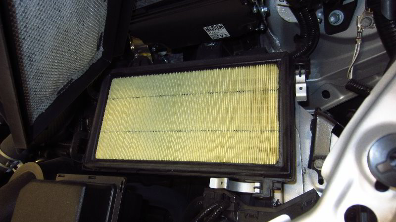 2020-Toyota-Corolla-Engine-Air-Filter-Replacement-Guide-010