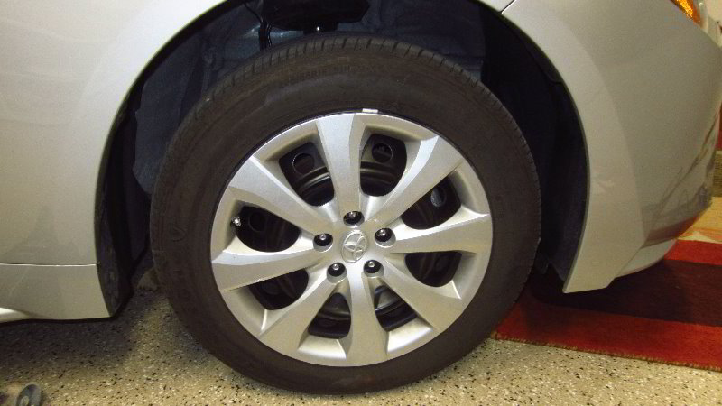 2020-Toyota-Corolla-Front-Brake-Pads-Replacement-Guide-001