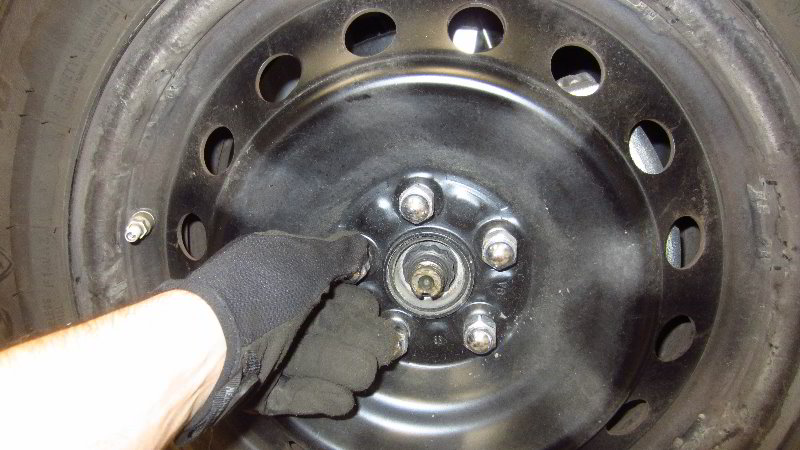 2020-Toyota-Corolla-Front-Brake-Pads-Replacement-Guide-007