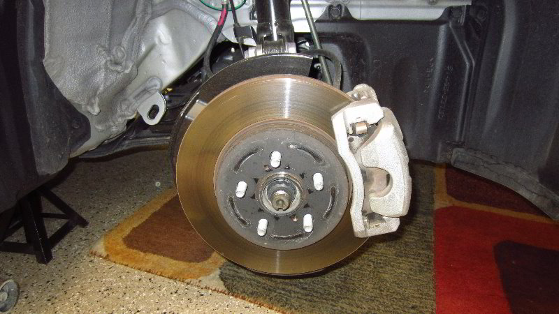 2020-Toyota-Corolla-Front-Brake-Pads-Replacement-Guide-009