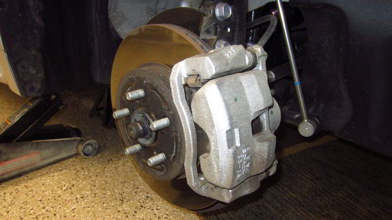 2020-Toyota-Corolla-Front-Brake-Pads-Replacement-Guide-010