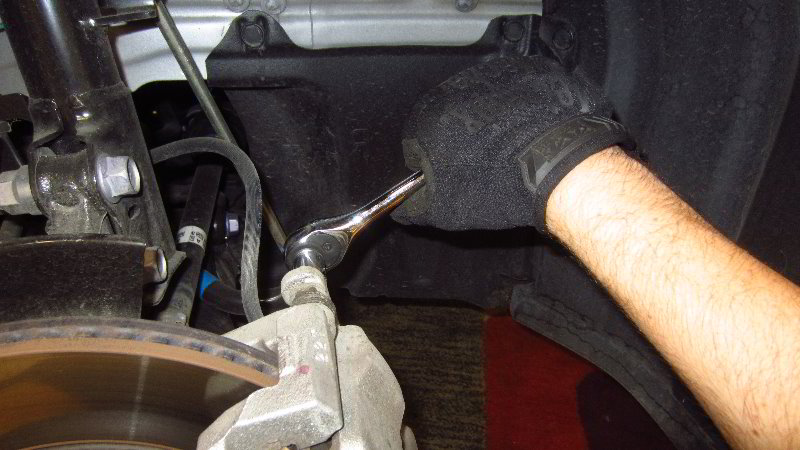 2020-Toyota-Corolla-Front-Brake-Pads-Replacement-Guide-011