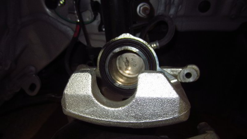 2020-Toyota-Corolla-Front-Brake-Pads-Replacement-Guide-017