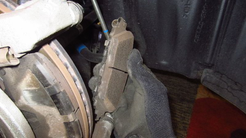 2020-Toyota-Corolla-Front-Brake-Pads-Replacement-Guide-018