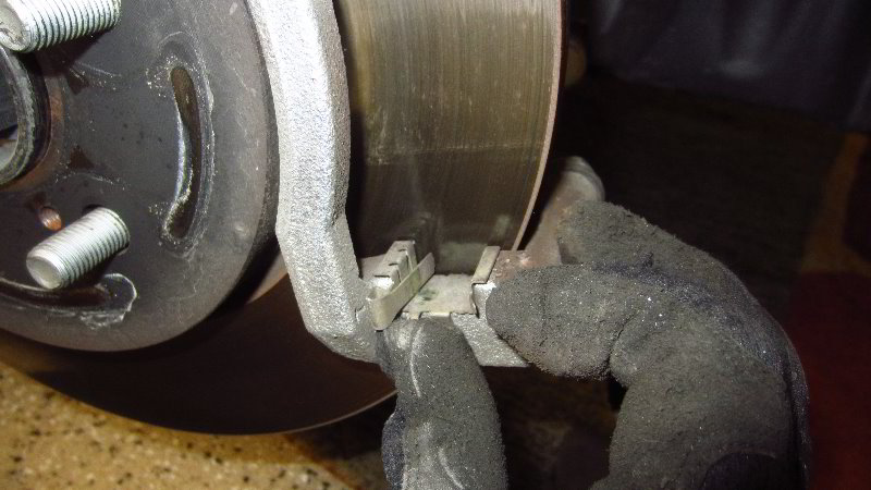 2020-Toyota-Corolla-Front-Brake-Pads-Replacement-Guide-021