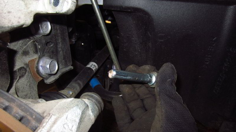 2020-Toyota-Corolla-Front-Brake-Pads-Replacement-Guide-023