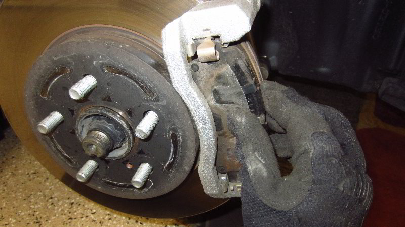 2020-Toyota-Corolla-Front-Brake-Pads-Replacement-Guide-033