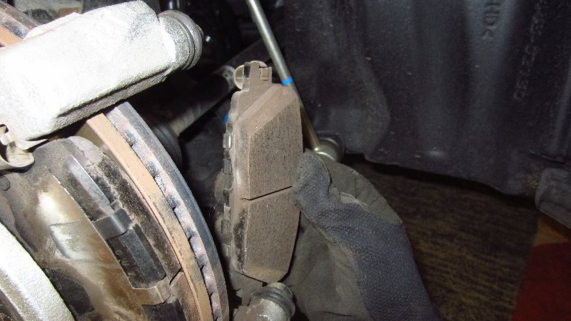 2020-Toyota-Corolla-Front-Brake-Pads-Replacement-Guide-034